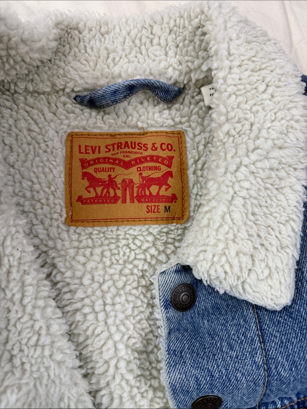 Levi’s Jacket - Picture 2 of 4